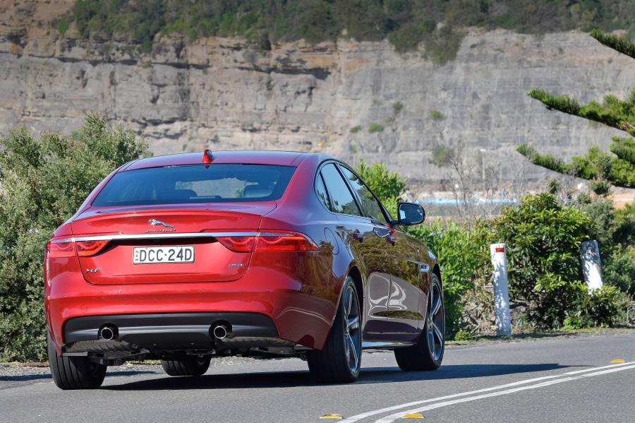  Jaguar XF R-Sport 2016 года  (AU) (фото 5 из 26)